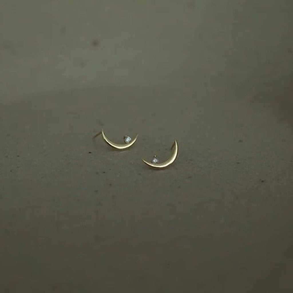 Minimal Moon Earrings
