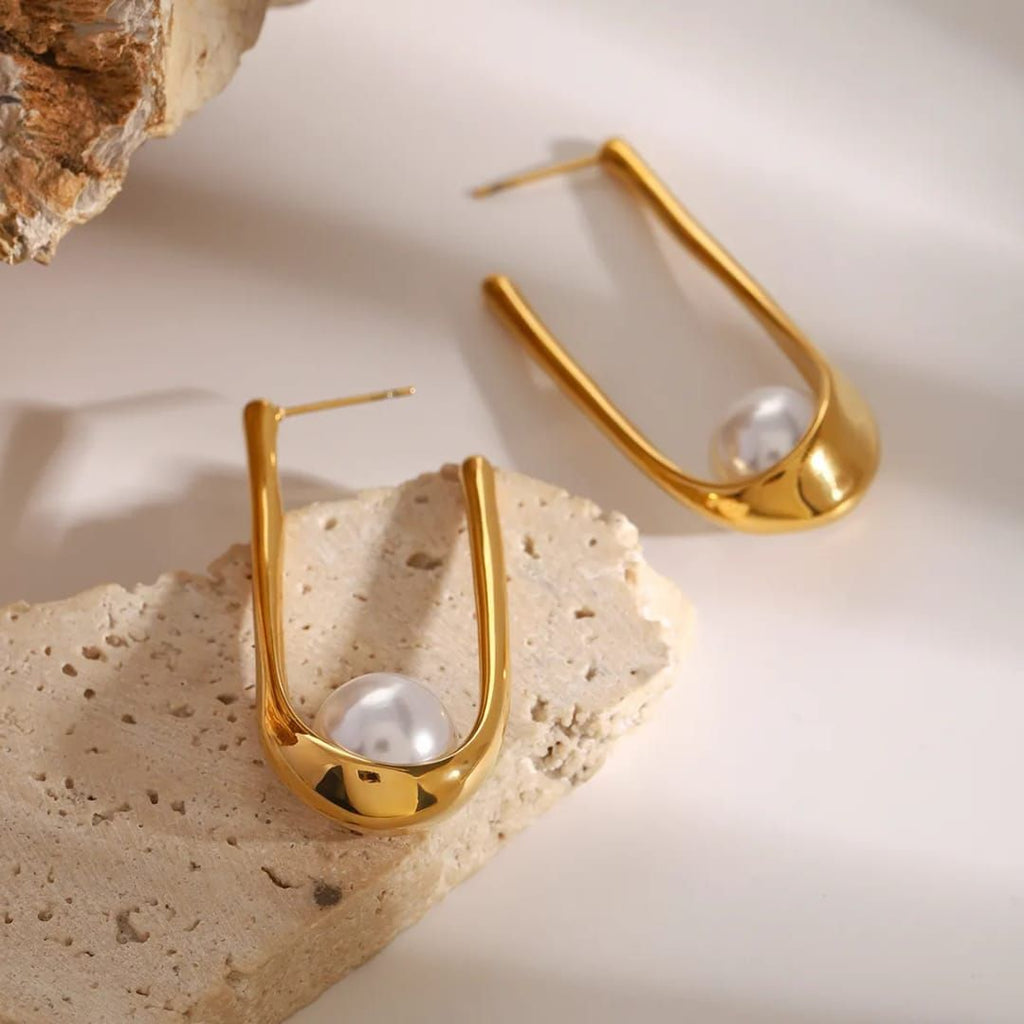 Pearl Glide Earring